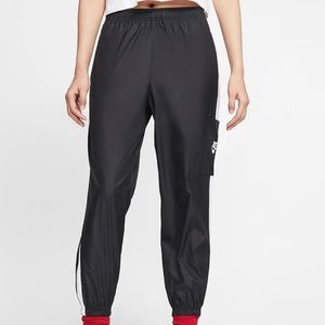 Nike Sportswear Women's Woven Pants size XS